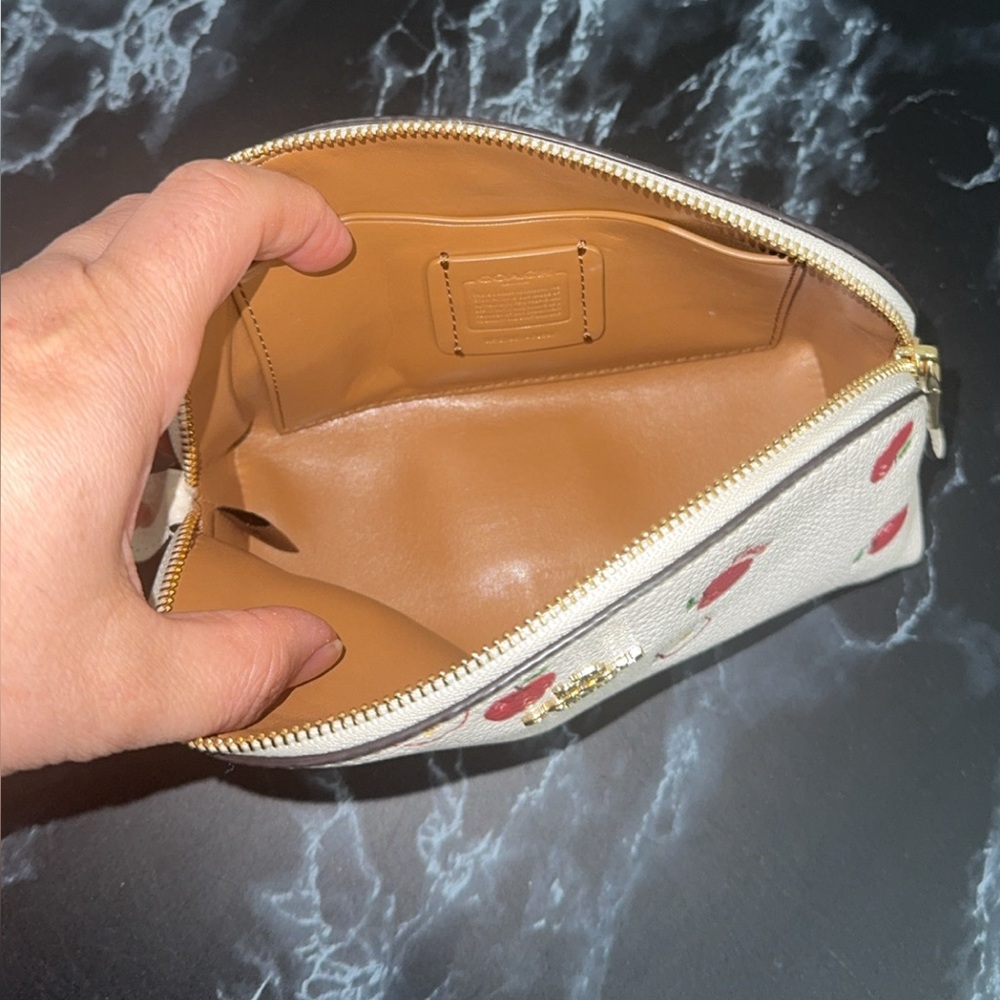 Coach White Red Cosmetic Leather Bag Clutch Case with Red Apple Print AUTHENTIC - Picture 11 of 12